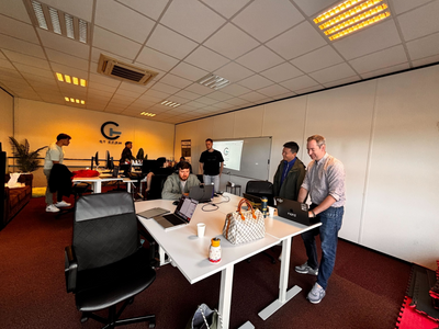 100+ Global E-Commerce Professionals